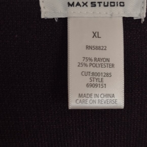 Maxi red and Black Evening dress - Picture 2 of 3